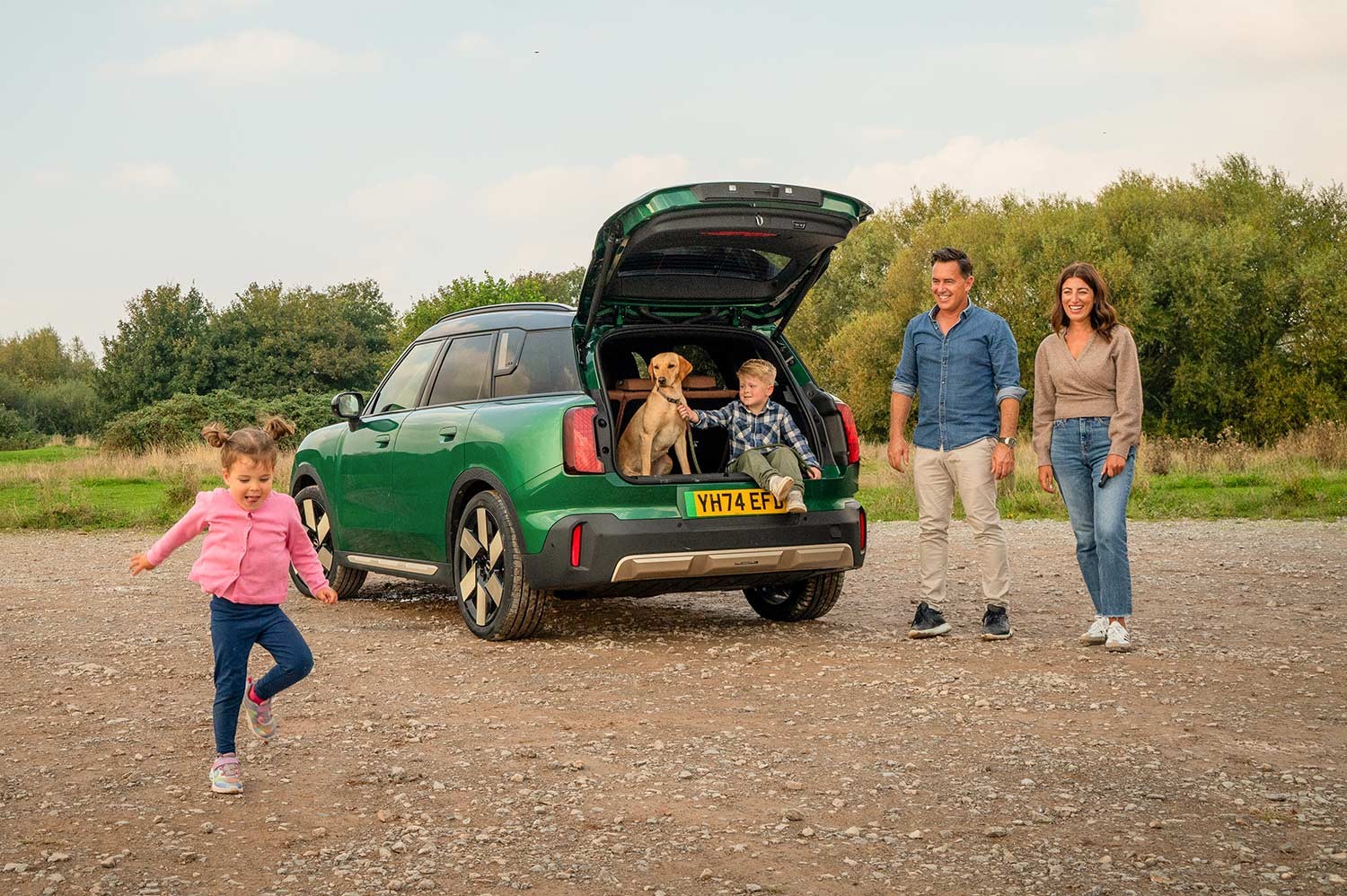 Interactive image of MINI interior highlighting examples of fair wear and tear versus chargeable damage